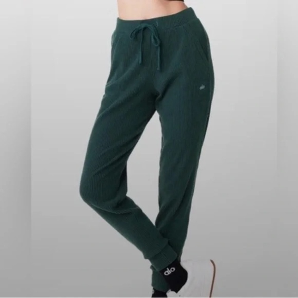 Alo Yoga “Muse” Ribbed Lounge Joggers